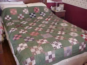 TRAPUNTA VINTAGE A PEZZI A MANO, VERDE TOPPA DESIGN NOVE, LEGATA - Foto 1 di 5