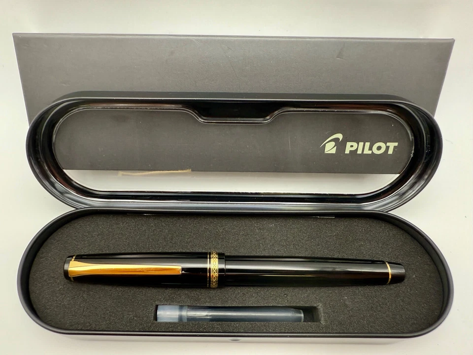 PLUMA ESTILOGRÁFICA PILOTO FALCON RIBETE ORO NEGRO SUAVE FINO 14K NUEVA EN CAJA G3D Foto 1 de 4