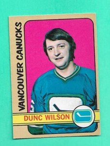 (1) DUNC WILSON 1972-73 O-PEE-CHEE # 18 CANUCKS GOALIE EX-MT CARD (F2784)  
