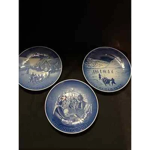 Bing & Grondahl "Jul i Hjemmetl" Christmas at Home Copenhagen Denmark Plates - Picture 1 of 4
