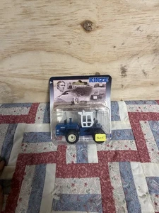 Spec Cast 1/64 Kinze Big Blue 640 4x4 con dobles - Imagen 1 de 6