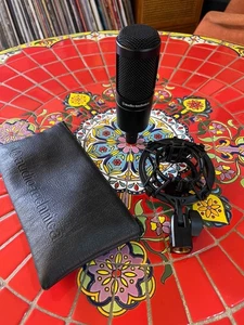 Audio-Technica AT2035 With Shock and Bag - Picture 1 of 10