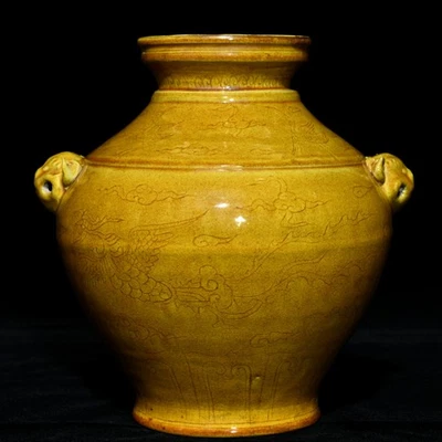 Tarro Cabeza de Bestia 7.08" Antiguo Esmalte Chino Jiaohuang Talla Oscura Patrón Fénix Foto 1 de 4