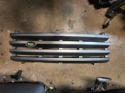 2004 LAND ROVER RANGE ROVER GRILLE - Image 1 of 3