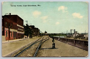 Levee Scene Cape Girardeau Missouri MO Ice Cream Factory Train Tracks c1910 PC - Imagen 1 de 2