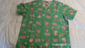 Tweety Bird SEASON TWEETINGS Christmas Scrub Top Sz L Snow Winter Holiday EUC! - Picture 1 of 7