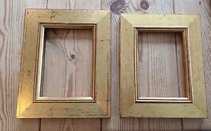 Un par de marcos de fotos pequeños de madera dorada usados - Imagen 1 de 2
