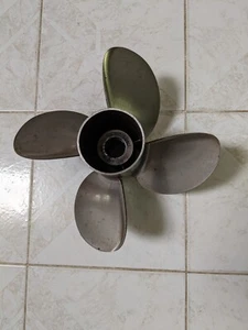 GENUINE Mercury Trophy Plus 4 BLADED 13.75" x 17PITCH RH Propeller 48-825930A46 - Picture 1 of 4