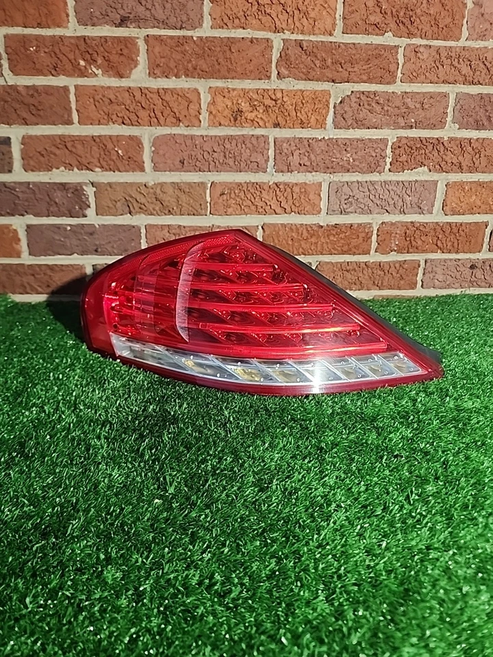 BMW M6 2007-2010 - Luz trasera izquierda / lámpara 7177069 Foto 1 de 4