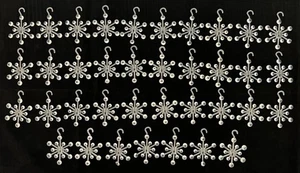 37 Vintage klare Schneeflockenform Kunststoff Eiszapfen 2,5" MCM Weihnachtsschmuck - Bild 1 von 4