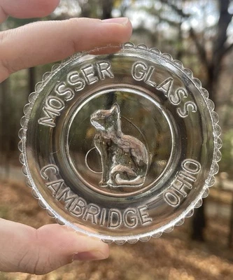 Plato coleccionable Mosser Glass Clear de 3,5" para gato sentado Foto 1 de 4