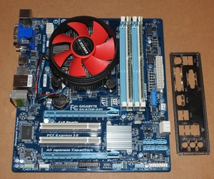 Pacchetto scheda madre Gigabyte GA-B75M-D3H 16 GB di RAM Intel Core i7-3770 - Foto 1 di 2