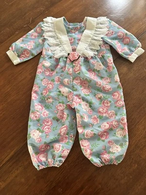 Mameluco de bebé vintage años 90 floral cuello en V borde de ojales 12 Mos por Evy EE. UU. Foto 1 de 4