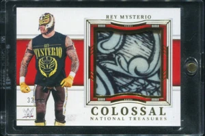 2024 TESORI NAZIONALI WWE REY MYSTERIO JUMBO MATERIALE PATCH /99 FANTASTICA PATCH - Foto 1 di 2