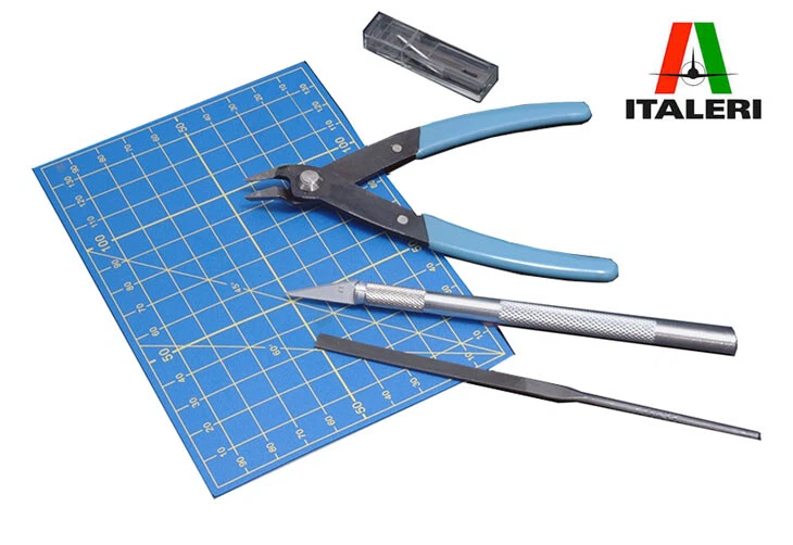 Italeri Tools Set - A50815 - Image 1 of 1