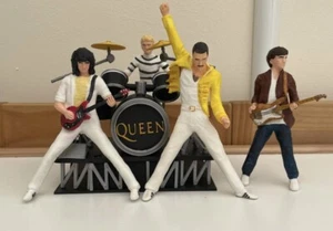 3D Printed 1/12 Scale Queen Band With Drum Kit and Stage Light Freddie Mercury - Picture 1 of 4