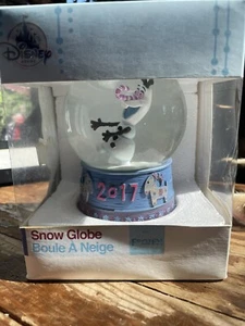 Disney Store 2017 Snow Globe Olaf’s Frozen Adventure Holiday Snow Globe w/ Box - Picture 1 of 5