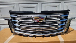 2021-2024 Cadillac Escalade Platinum Upper Bumper Grille Assembly 84830320 w/Cam - Picture 1 of 13