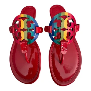 Tory Burch Miller sandali donna taglia 10M rosso arcobaleno vernice pelle logo scarpe - Foto 1 di 7