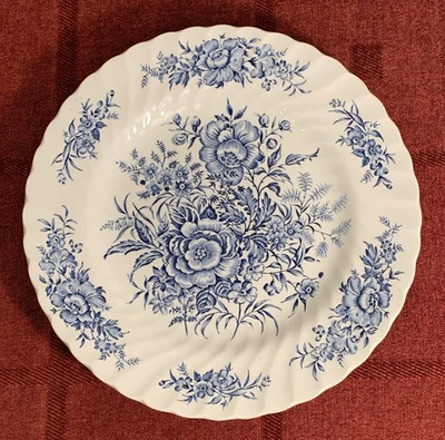 Staffordshire Beacon Hill By Hostess Tableware Floral Dinner Plate 25.5cm - Image 1 of 4