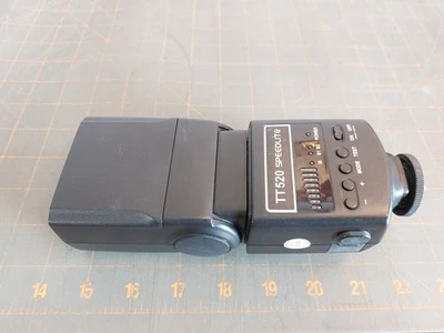 Neewer TT520 Flash Speedlite GN 33 for DSLR Cameras - Image 1 of 4