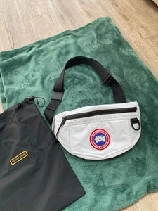 CANADA GOOSE WHITE WAIST BAG / BUM BAG - ONE SIZE RRP £250 - Picture 1 of 7