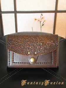 Victorian Adventurer Compass Rose Carved Leather Belt Pouch Case IPhone 8+ - Bild 1 von 2