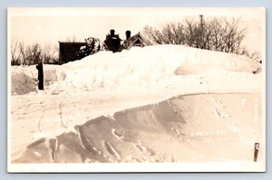 Vintage RPPC Oakley KS Huge Drift from Snow Storm 1931 Oakes T5 - Bild 1 von 2