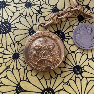 Vintage Giorgio Beverly Hills Emblem Crest Keychain by Giorgio - Picture 1 of 3
