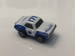 Small Micro Machine 1971 Plymouth Barracuda Police Car # 171 Vintage - Bild 1 von 5