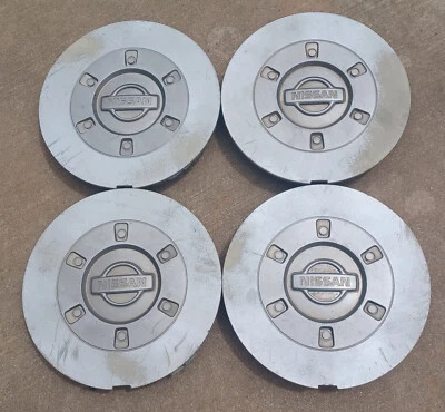 Nissan Maxima center cap set of 4, 2000-2001 part number 40315-2Y910 - Image 1 of 3