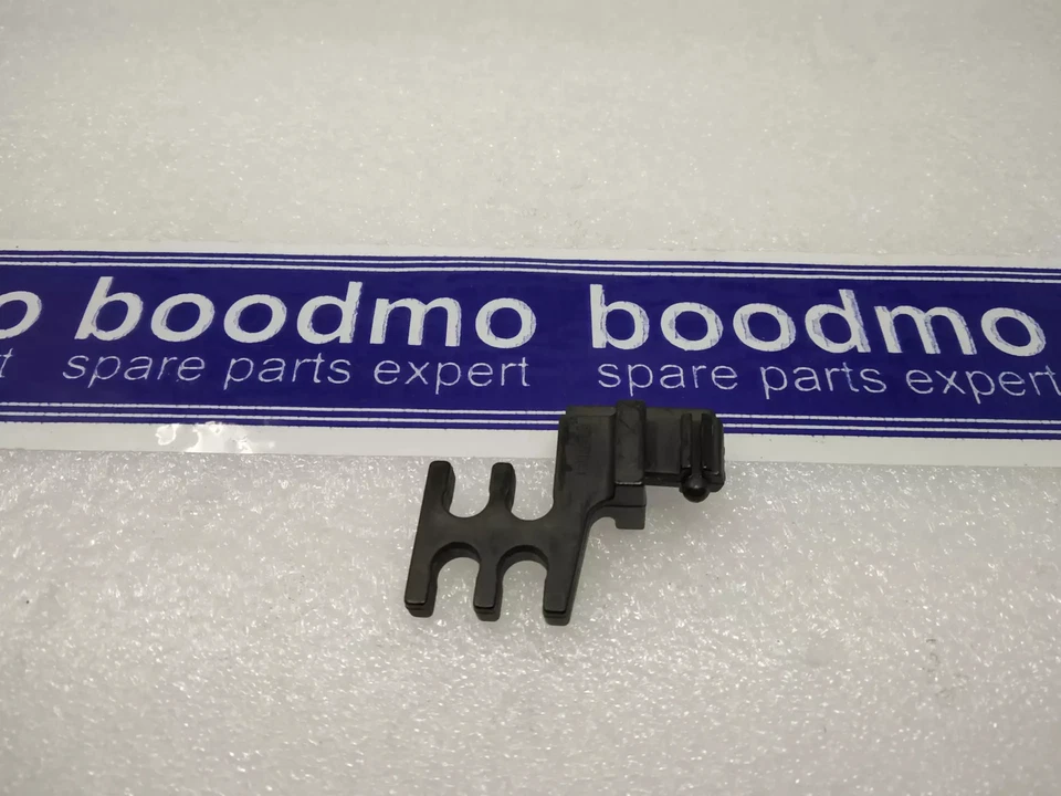 Hyundai VIVA/GETZ 02.2008-12.2012 27486-22000 Clamp - Image 1 of 4