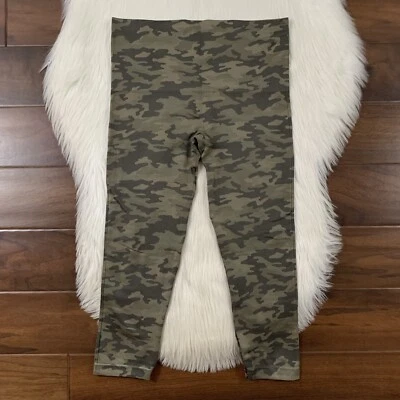 Женские укороченные леггинсы брюки Spanx размер XL зеленый камуфляж Look At Me Now - Изображение 1 из 4