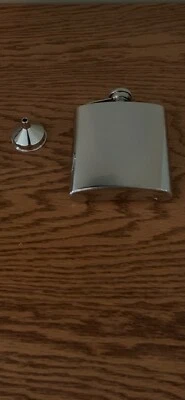 记住的东西......7 盎司。 不锈钢烧瓶...从未使用过......刻有“PJS” — 第 1/3 张图片