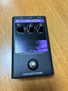 TC-Helicon VoiceTone X1 Megaphone Distortion Vocal FX w/ Adapter Japan - Picture 1 of 3