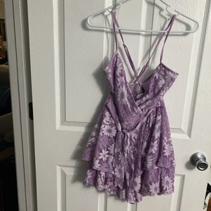 Allison & Kelly Purple Floral Lace Romper Jr Sz L V-neck Spaghetti Strap ZipsNWT - Picture 1 of 21