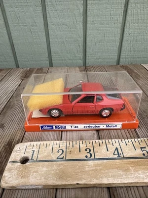 Porsche 924 1/43 rojo Schuco de colección casi como nuevo sin precio base Foto 1 de 4