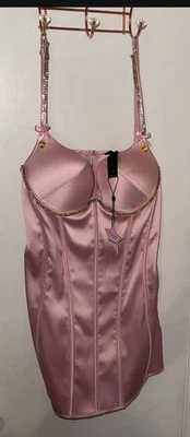 Frederick's of Hollywood Juicy Couture rosa cetim strass coração com zíper XXL - Imagem 1 de 4