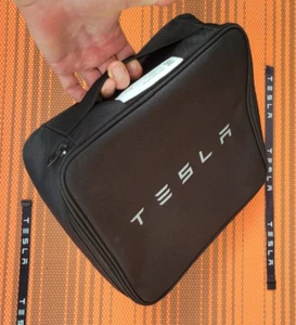 Auténtico Tesla 'Kit de carga móvil Schuko Bag' Estuche de transporte protector Nuevo en muy buena condición - Imagen 1 de 14