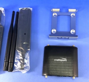 CradlePoint IBR600LPE-GN Wireless Router with Power Cable & 4 Antennas - Picture 1 of 5