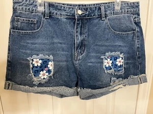 Ladies Distressed Daisy Dukes Denim Shorts Size XL (12) White Daisies Cut Out - Picture 1 of 7