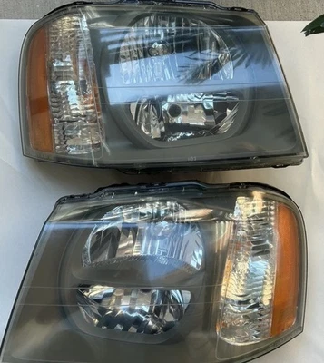 Isuzu Ascender/GMC Envoy Headlight Assemblies Left and Right - Image 1 of 4