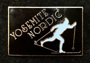 YOSEMITE NORDIC XC Ski Souvenir Pin Nationalpark Kalifornien Resort Reise Revers - Bild 1 von 3