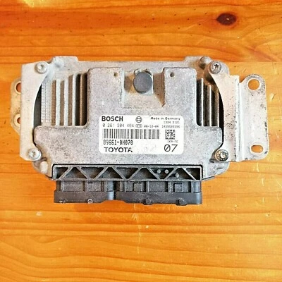 CALCULATEUR TOYOTA AYGO 1.6 VVTI -  2009  BOSCH 0261S04464 / 89661-0H070 - Immagine 1 di 2