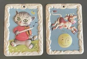 2 Vintage geprägte Kinderzimmer Reim Wanddekoration Hey Diddle 5" x 3 3/4" - Bild 1 von 3