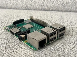 Raspberry Pi 3 Model B+ (Broadcom BCM2837, 1.2 GHz, 1 GB RAM) Single-Board PC - Afbeelding 1 van 4
