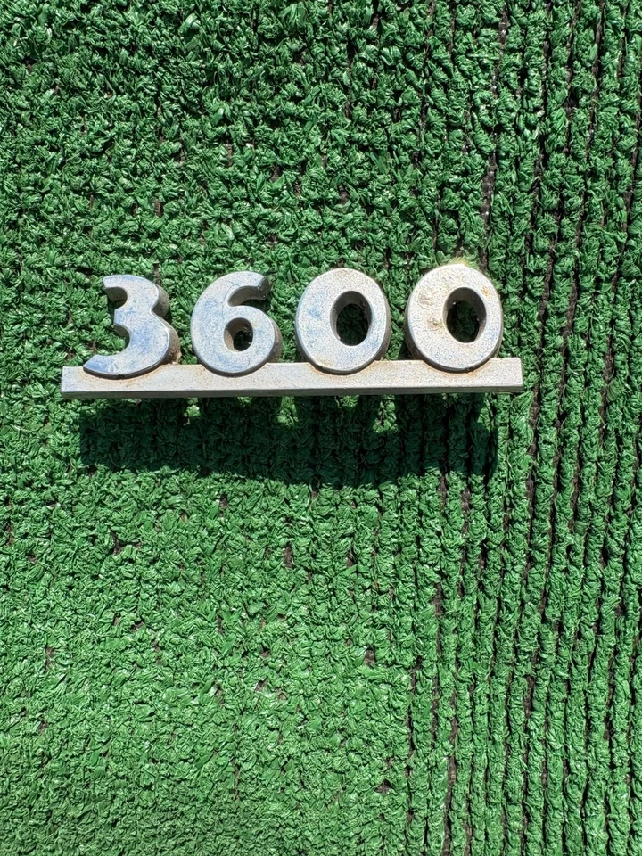 1950 1951 Chevrolet 3600 truck small hood side emblem 50 51 Foto 1 de 4