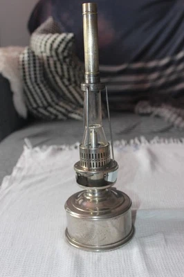 ANCIENNE LAMPE A PETROLE DE MARQUE ASTRA SOLEIL - Photo 1/4