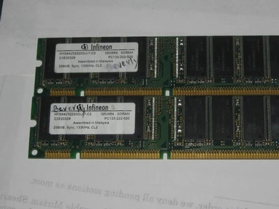 INFINEON HYS64V32220GU-7-C2 C3E20328 SDRAM PC133-222-520 256MB/168 PIN DUAL MEMO - Image 1 of 4