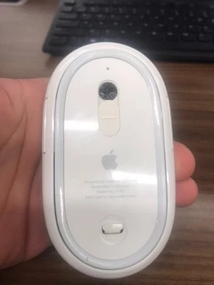 Apple A1197 (MA272LL/A) Wireless Bluetooth Mighty Mouse - Image 1 of 4